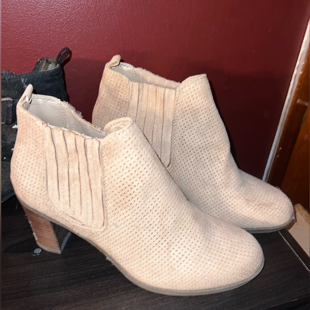 11W dr scholls booties